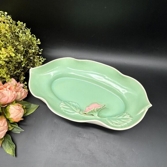 Vintage Matte Green California Pottery Oval Dish with Pink Flower - Picture 4 of 8